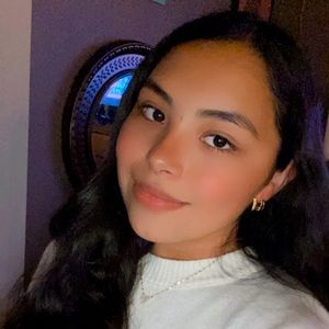 Meet your Posher, Daniela